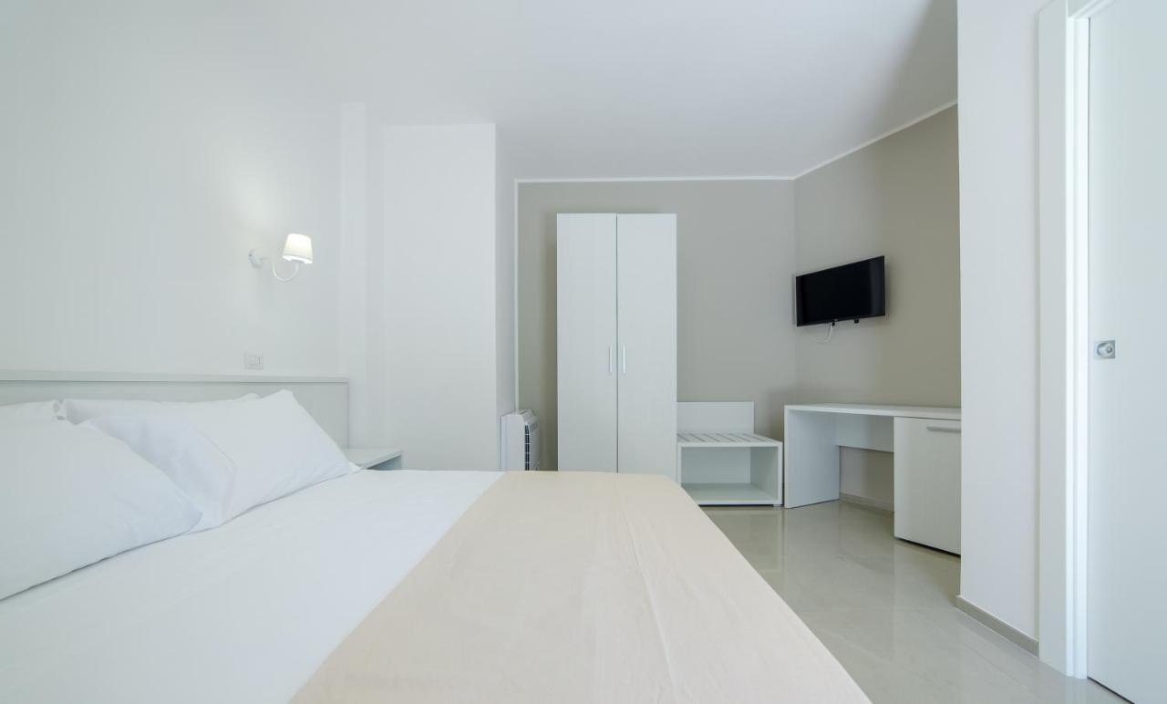 טורה סן ג'ובאני אוג'נטו Smart Hotel Ugento מראה חיצוני תמונה